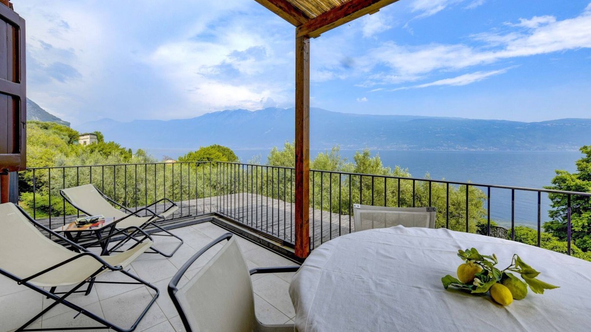 Gargnano Apartment | "oleandro" Apartment Directly on the Lake