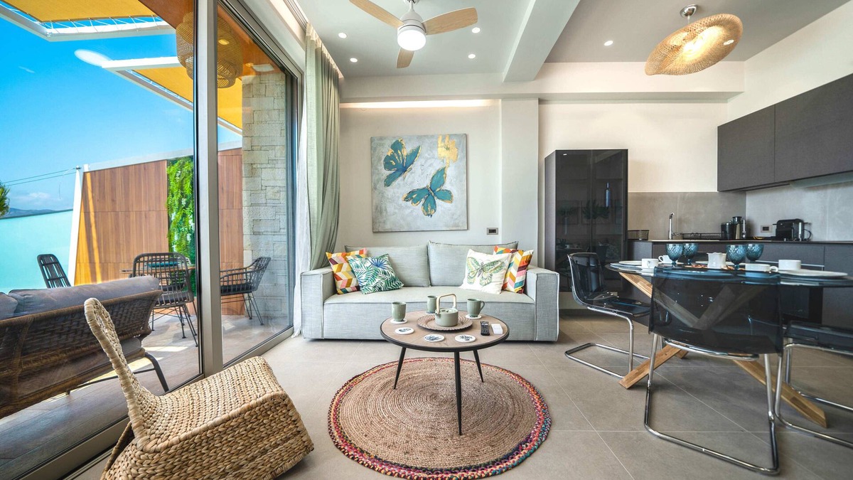 Heraklion Apartment | Oleas Suite Earth & Private Pool