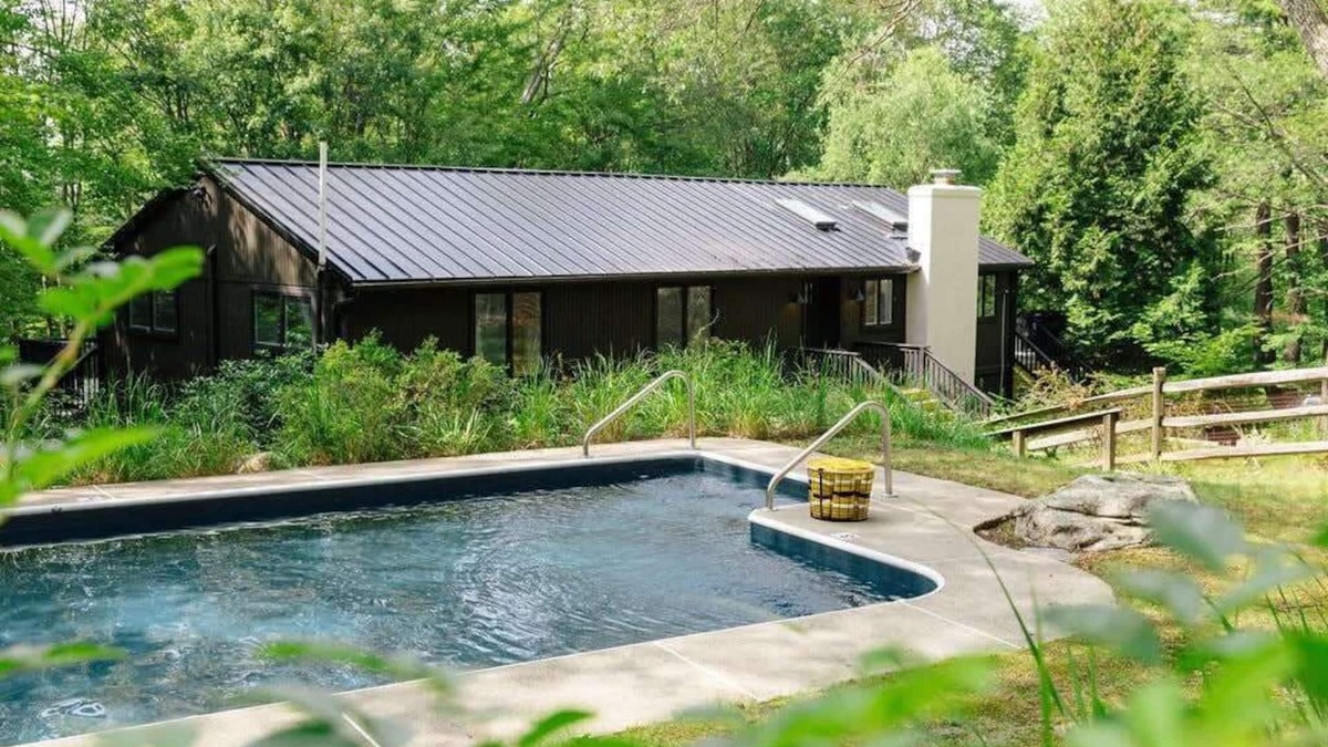 Copake Lake House | Olive Pit: Scenic Designer Retreat +Pool—Sleeps 12