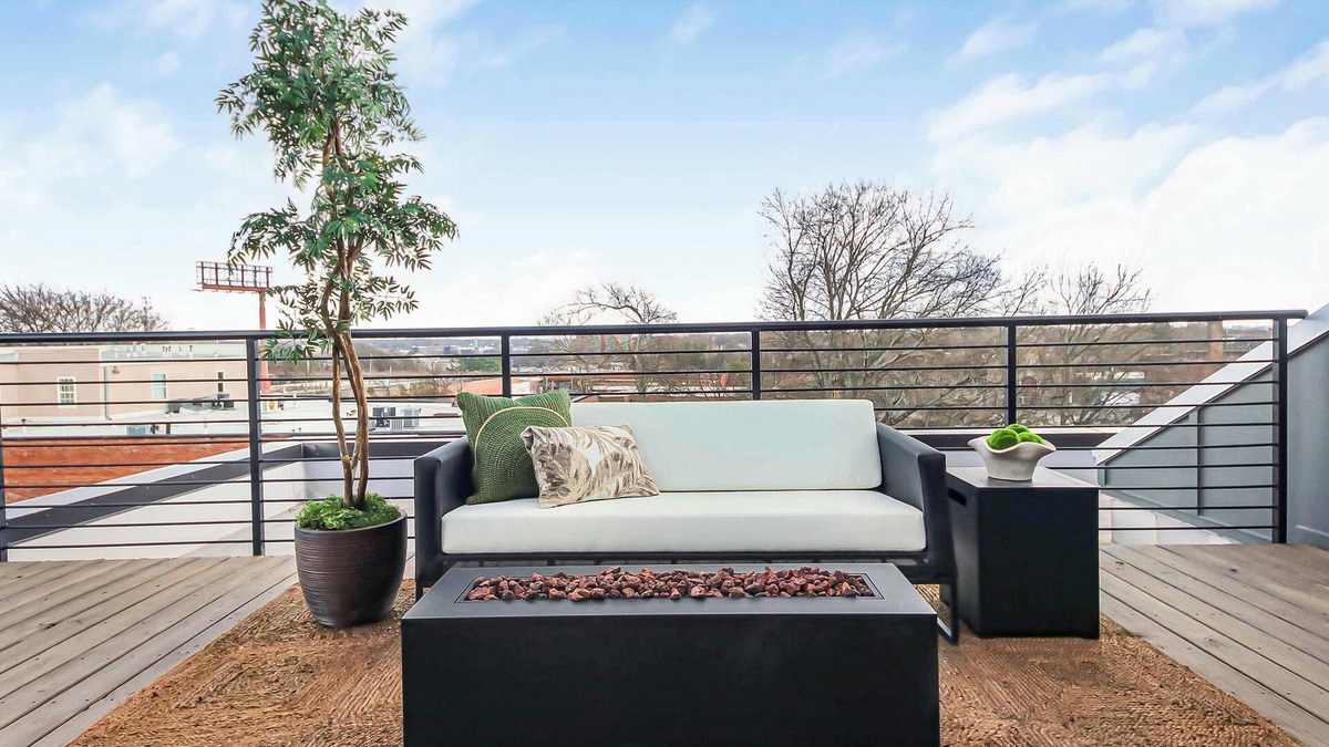 Castleberry Hill Condo | Olive Stone Loft Summ