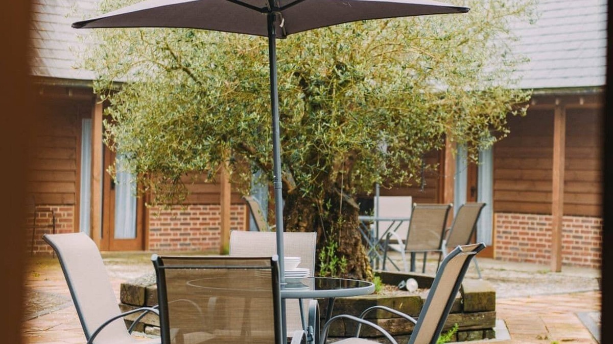 Selsted House | Olive Tree Cottage, Hoad Farm, Acrise