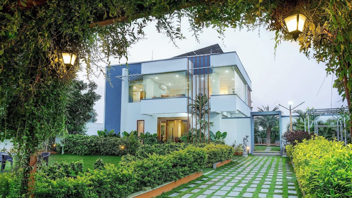 Chevella Villa | Olivewood Villa A 3BHK Farmstay with Private Pool by Homeyhuts