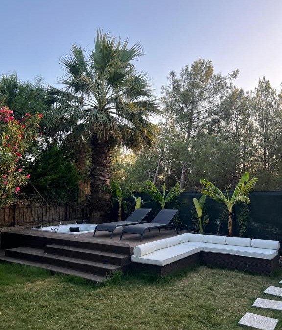 Oludeniz Villa | Oludeniz Luxury Villa with Jacuzzi, Common Pool