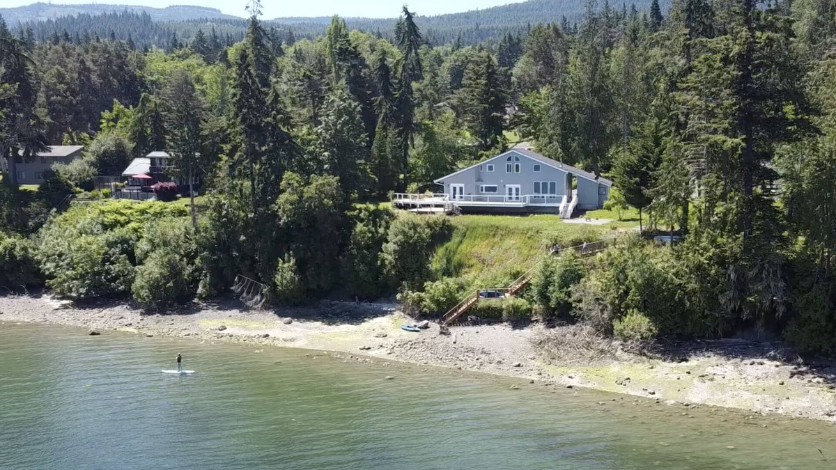 Sequim House | Olympic Forager House on the water with hot tub and kayaks