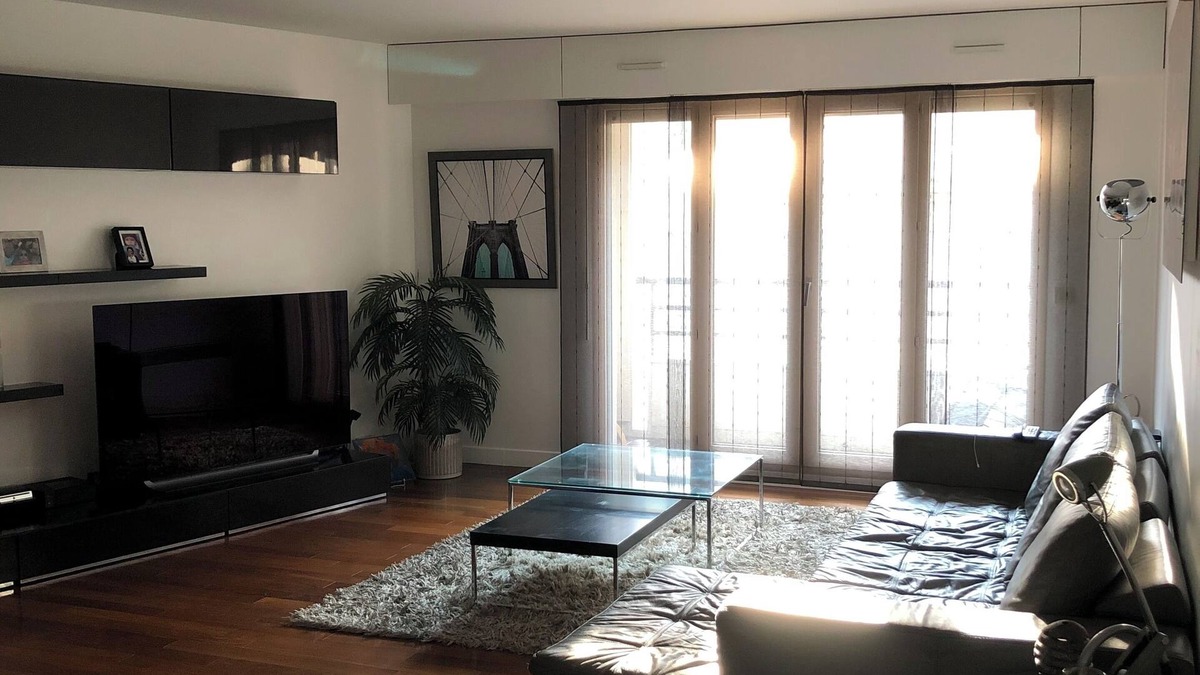 Quartier des Grandes-Carrieres Apartment | Olympics Special: Charming 3 Bedroom Apartment With Terrace for Rent Montmartre