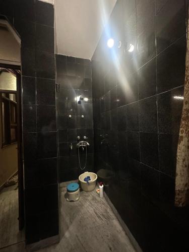 Karol Bagh Apartment | Om kuteer