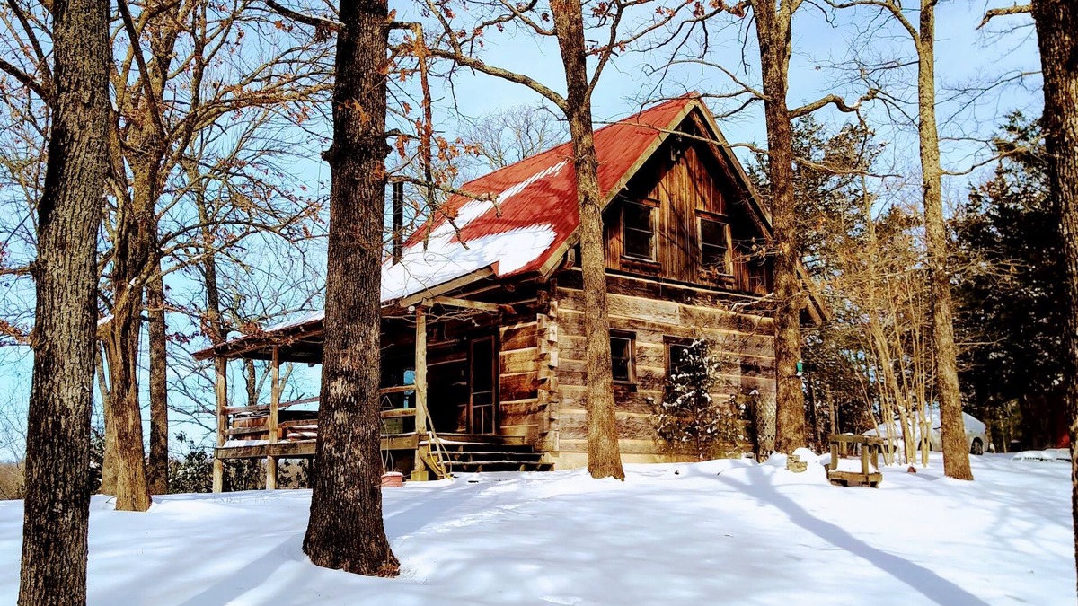 Houston Cabin | Oma's Cabin on Arkansas River - cozy remote cabin overlooking the Arkansas River
