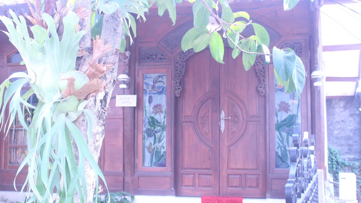 Catur Tunggal House | Omah Putih Small Limasan
