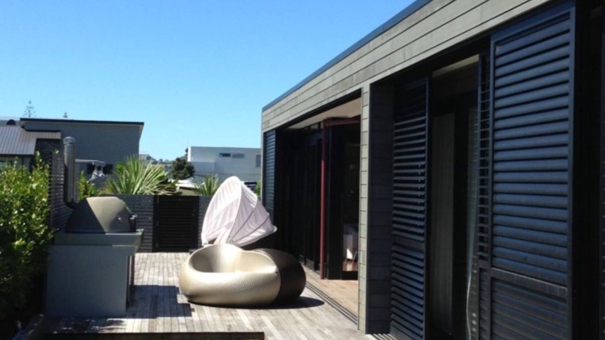 Omaha House | OMAHA BEACH- Relax and Retreat