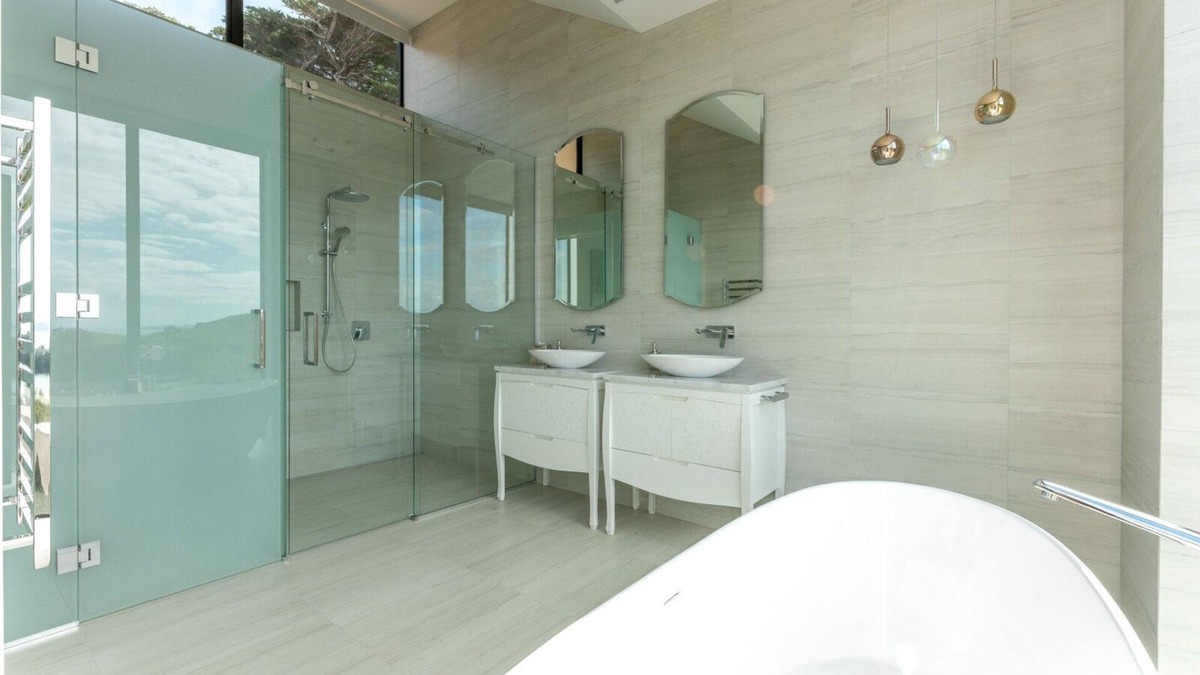 Waiheke Island Villa | Omana Luxury Villa on Waiheke Island Four intimate villas with private beach