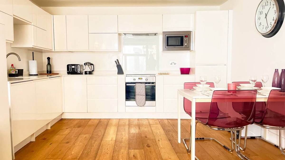 Wood Green Apartment | Omega Terrace, Modern Interior In Alexandra Palace