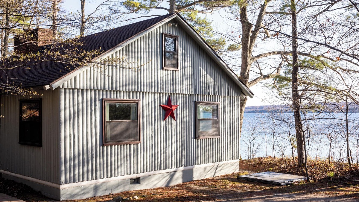 Omena House | Omena Point Paradise | Waterfront | Sunrise |
