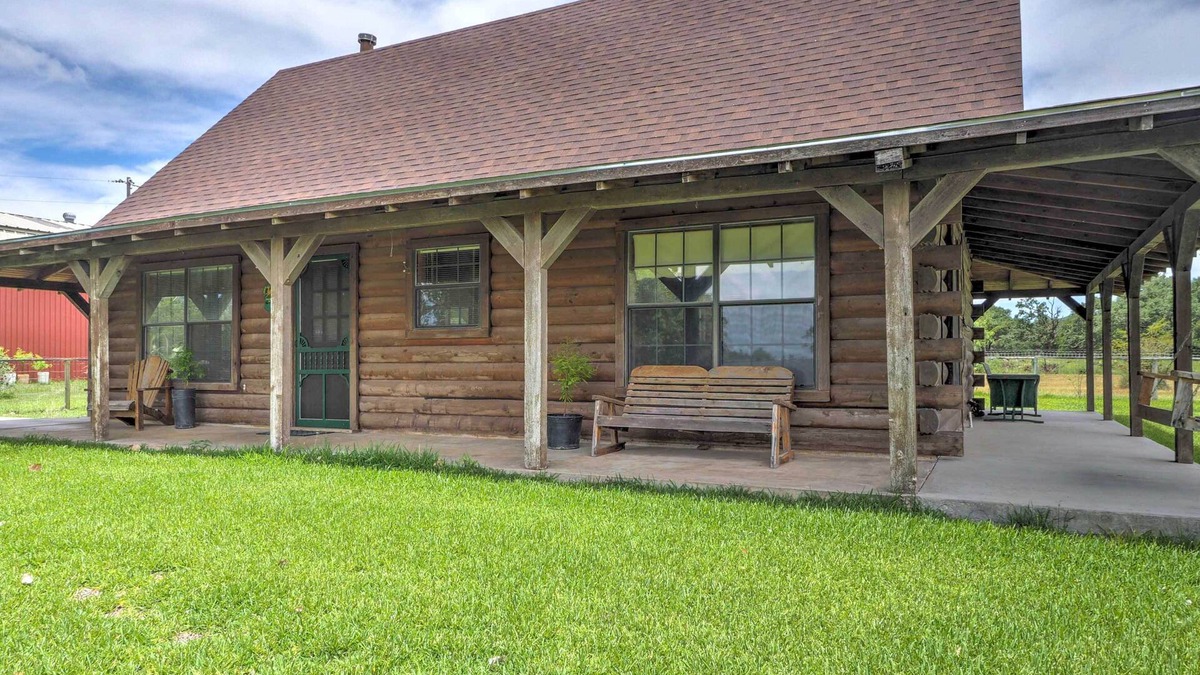 Carmine Cabin | On Farm: Rustic Carmine Log Cabin w/Porch!