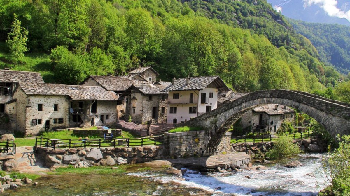 Vistrorio Apartment | On holiday among the Lakes, Rivers and Meadows of Valchiusella (Piedmont Alps)