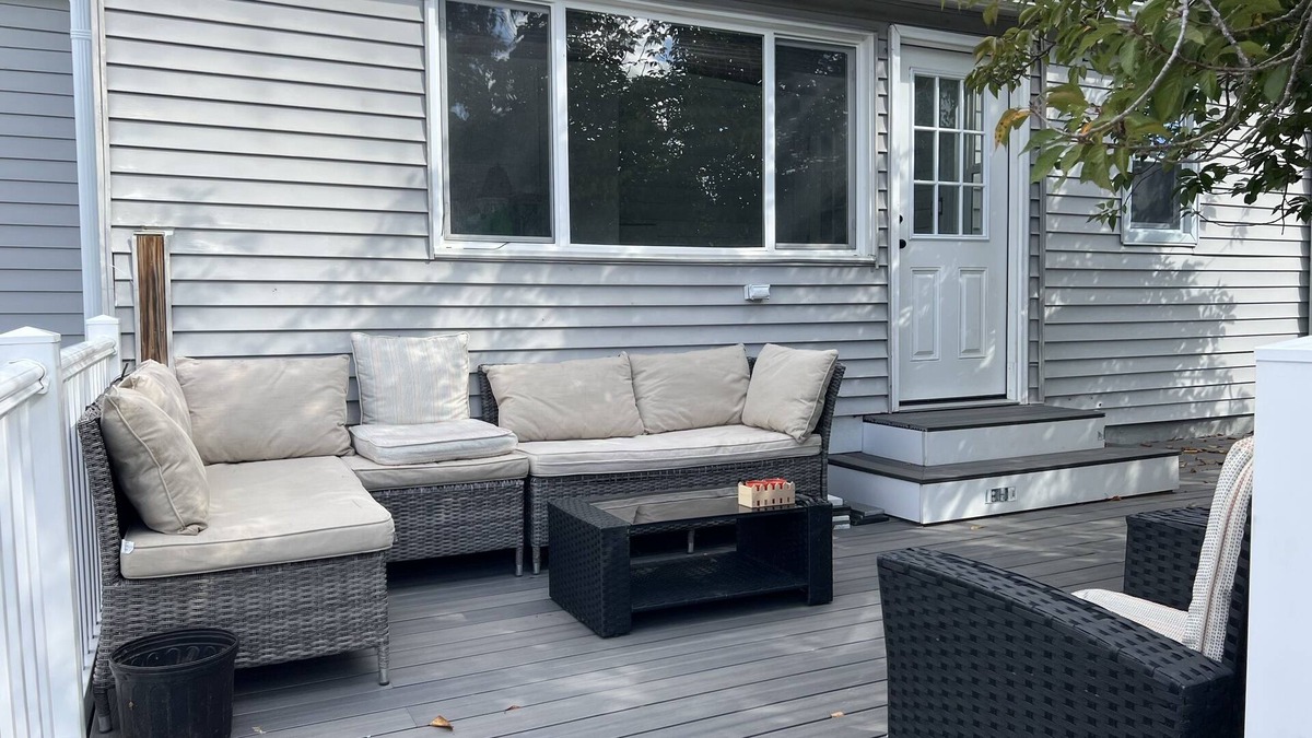 Lorton House | On I-95 Hwy Exit , Downtown D.C 15 Minutes Direct HWY route, Fort Belvoir Army
