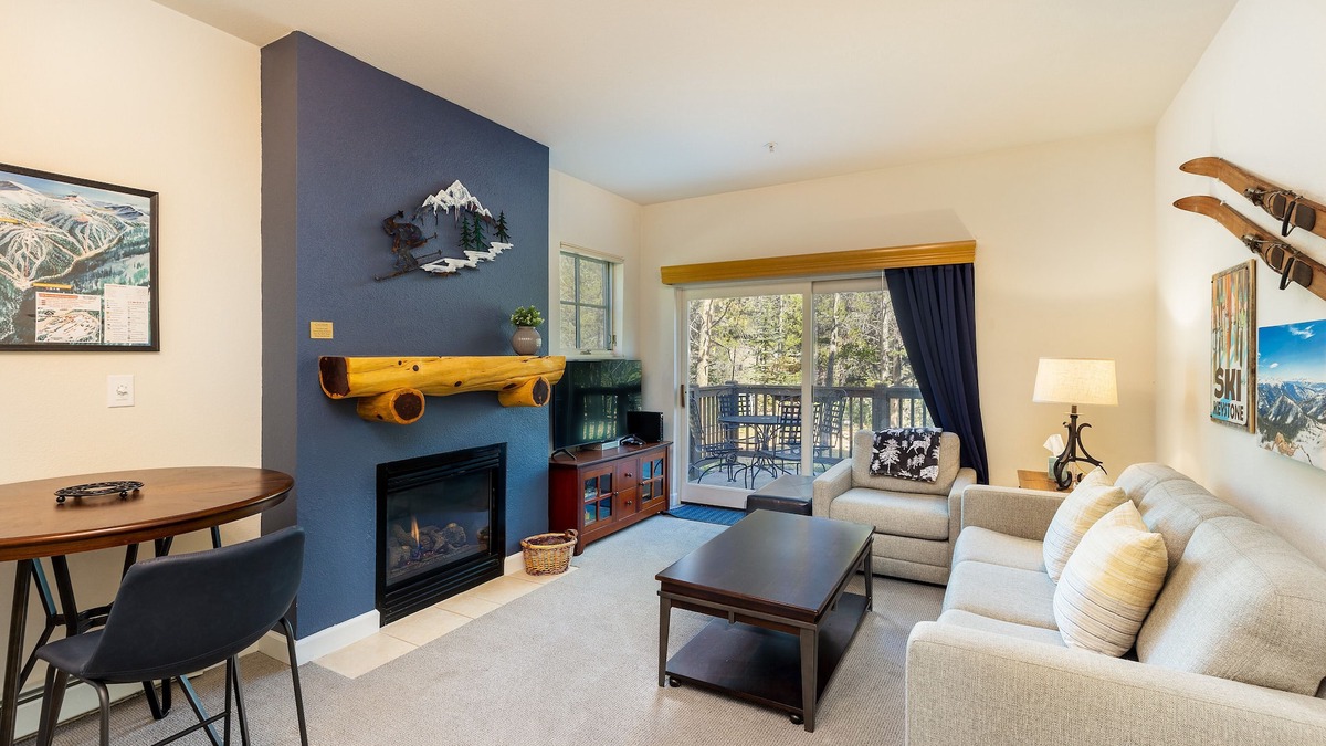 Lakeside Village Condo | On Keystone Lake/Shared Hot Tub/Quick Shuttle Ride to the Lifts