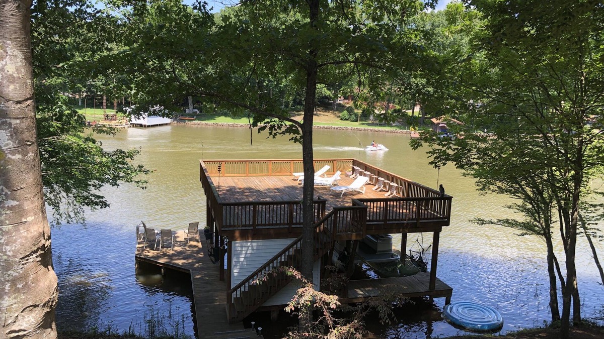 Bracey House | On Lake Gaston with boat slip