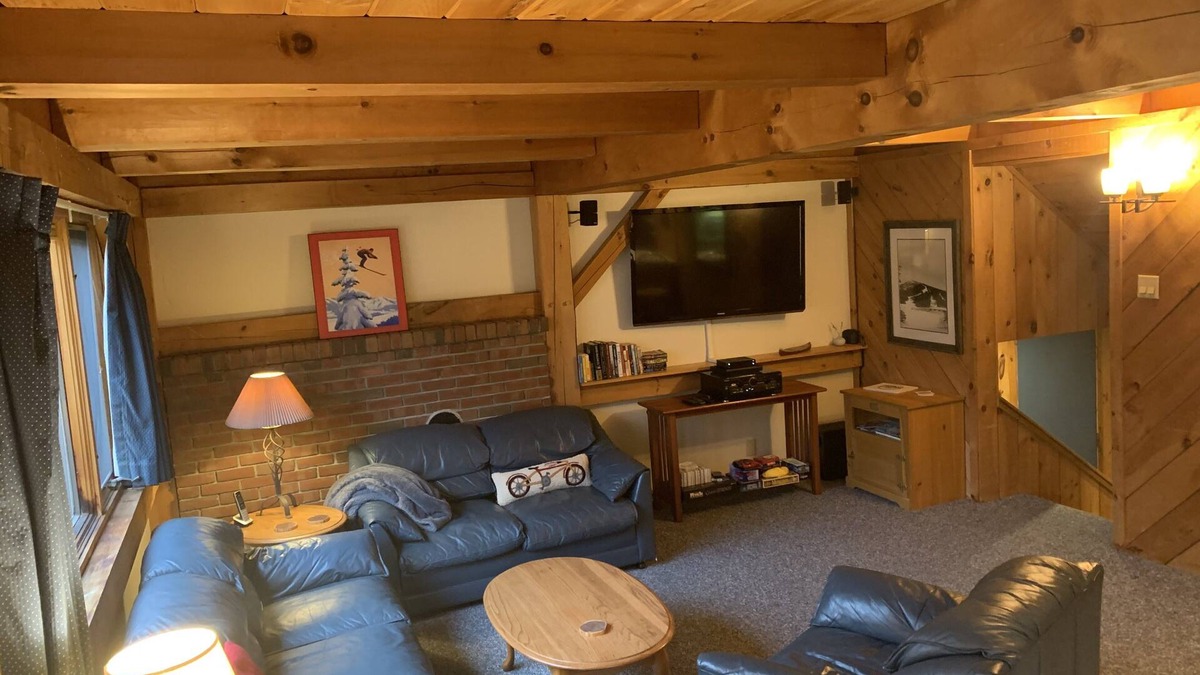 Carrabassett Valley Condo | On mountain condo - walk to Snubber