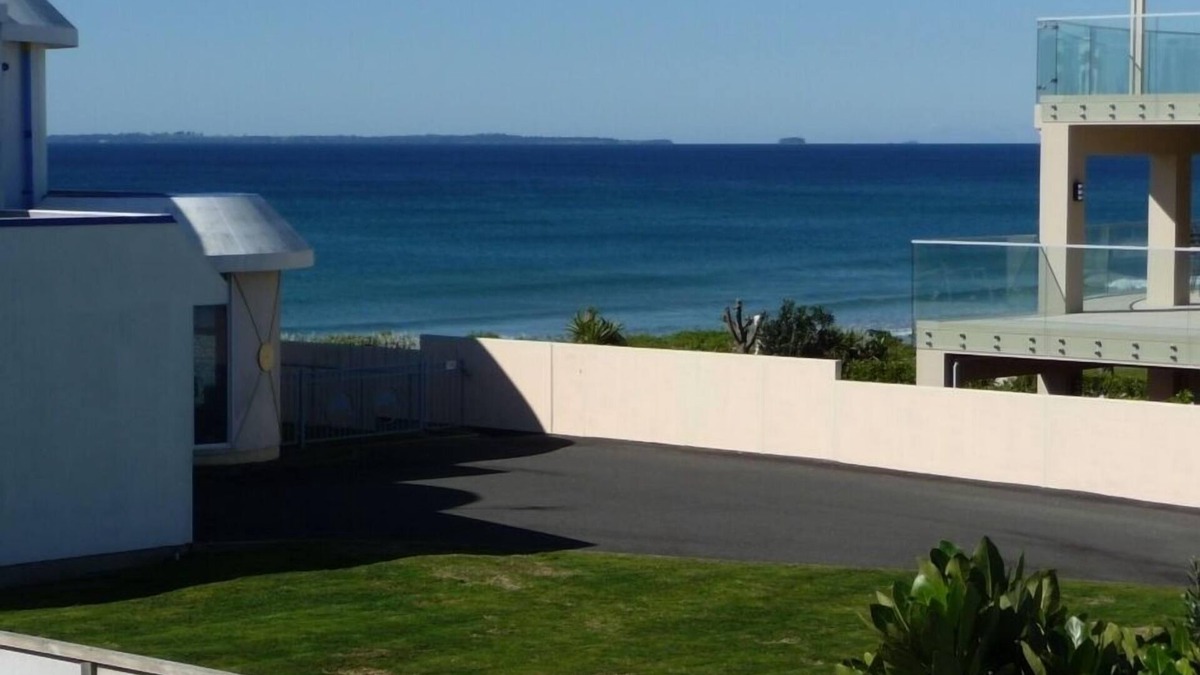 Omanu House | On ocean side 1 house in front with stunning views