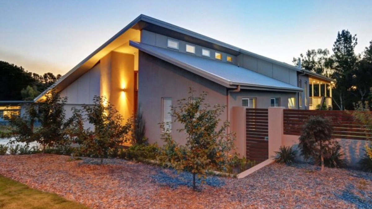 Calare House | On Par for a Great Escape