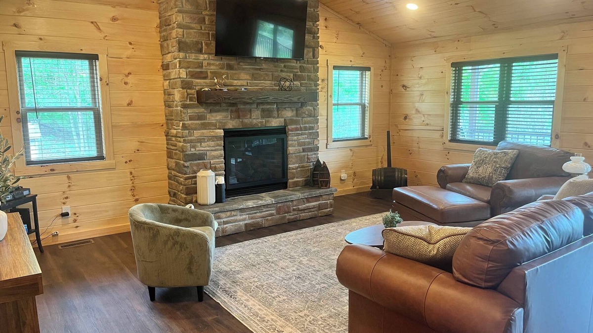 Lafferty Cabin | On Point Cabin - New nModern Hunting & Fishing Retreat - Piedmont Lake, Ohio