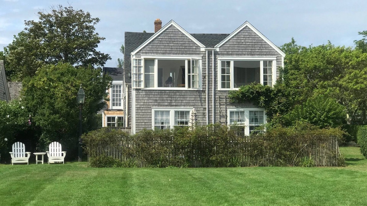 Siasconset House | ON Sconset bluff-walk to beach-walk to village