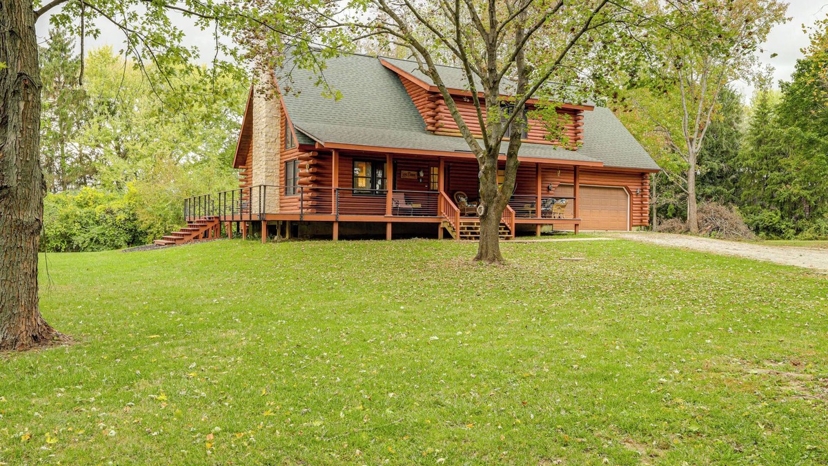 Yellow Springs Cabin | On-Site Lake & Gazebo: Cabin in Yellow Springs!