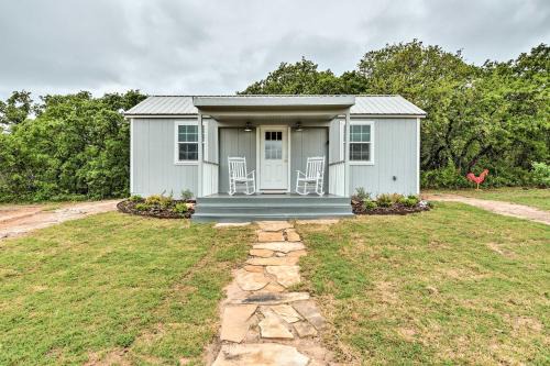 Forestburg Apartment | On-Site Pond and Fire Pit Montague Retreat!