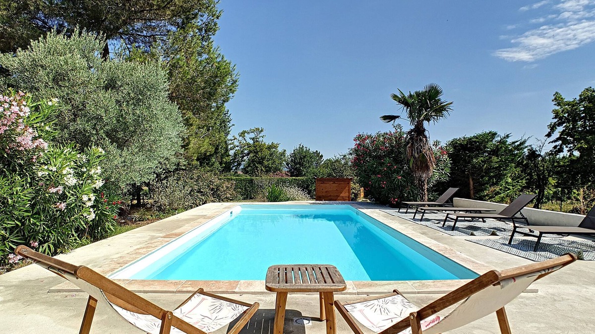 Villesequelande Apartment | On the banks of the Canal du Midi and 12 kms from Carcassonne
