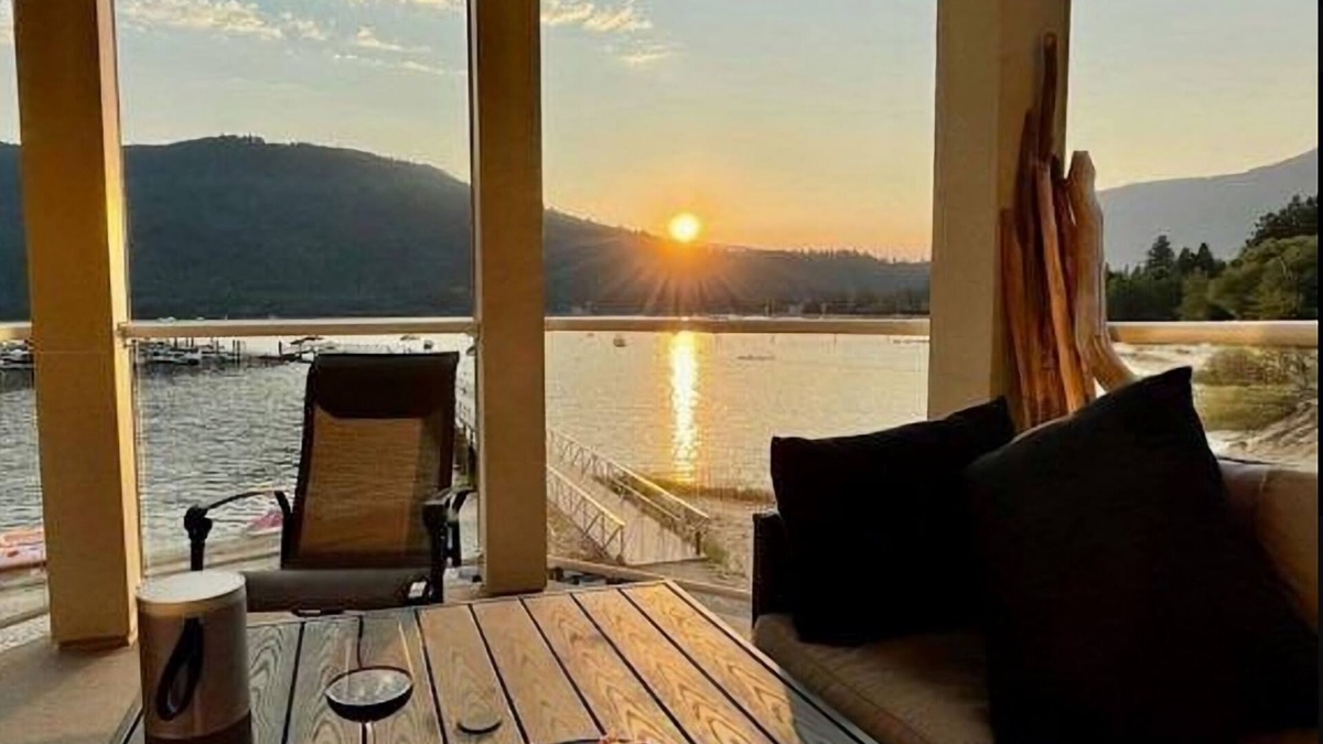 Sicamous Condo | On the Beach! 2 Bedroom 2 Bathroom Waterfront Condo with boat slip.