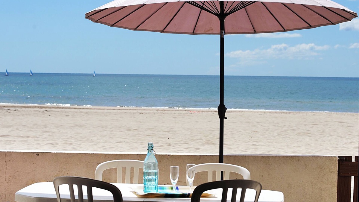 Palavas-les-Flots Apartment | On the beach, apartment F3 bright ground floor, large terrace