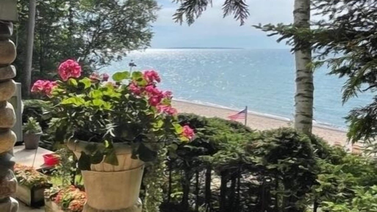 Leland House | On the Beach right in the heart of Leland!