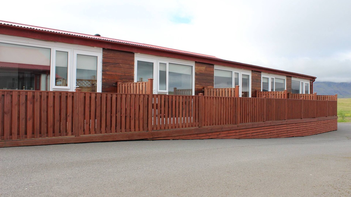 Hvalfjarðarsveit Hotel | On the countryside with a wonderful view all four seasons.