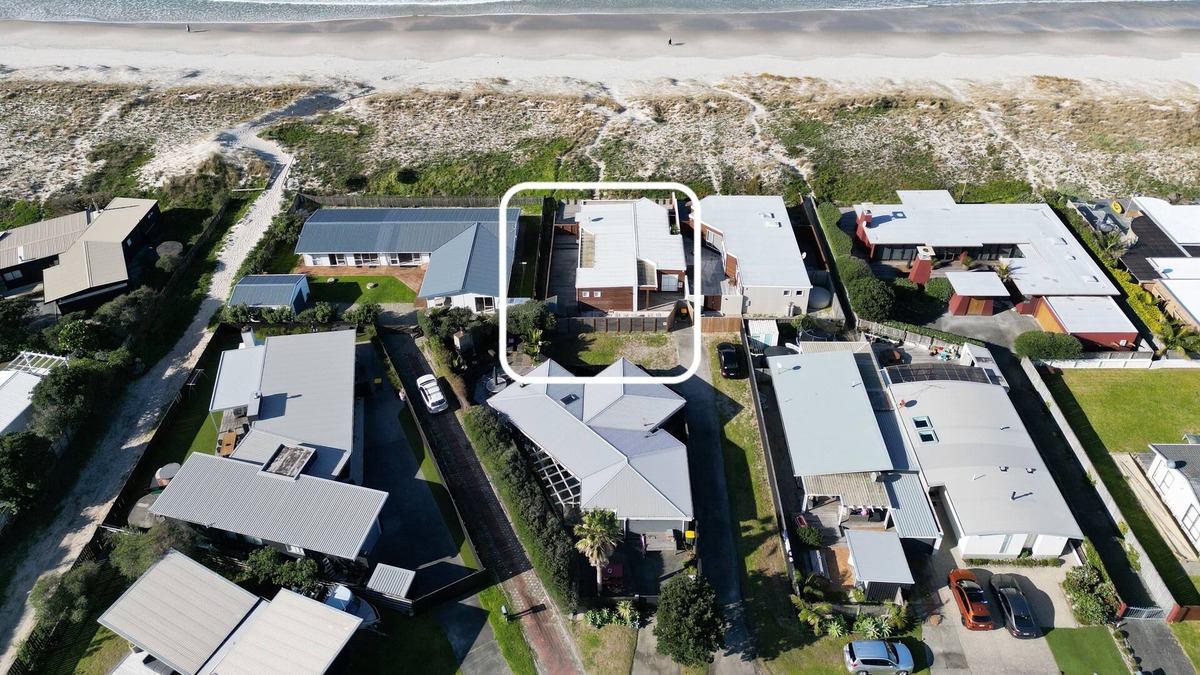 Omaha House | On the Dunes in Omaha