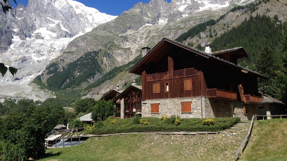 Entreves Apartment | On the foot of Mont Blanc