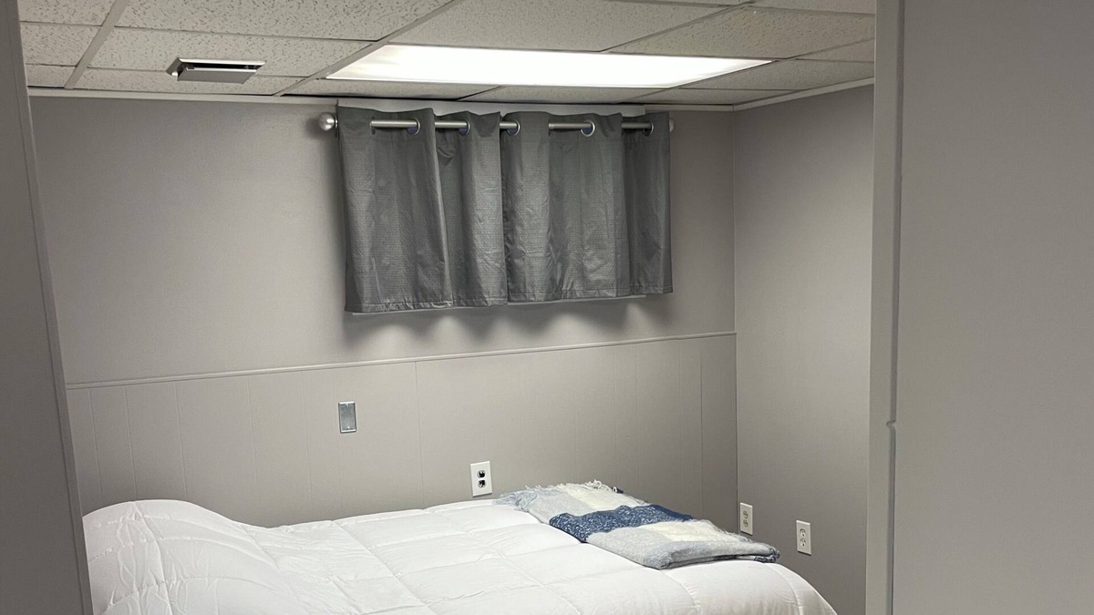 Hartland Apartment | On The Go!