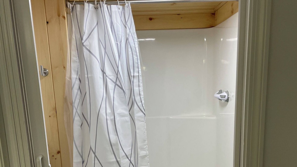 Hartland Apartment | On The Go!