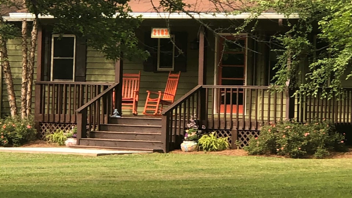 Hiawassee House | On the Hiawassee River! Sleeps 6! Only 16 miles from Helen!