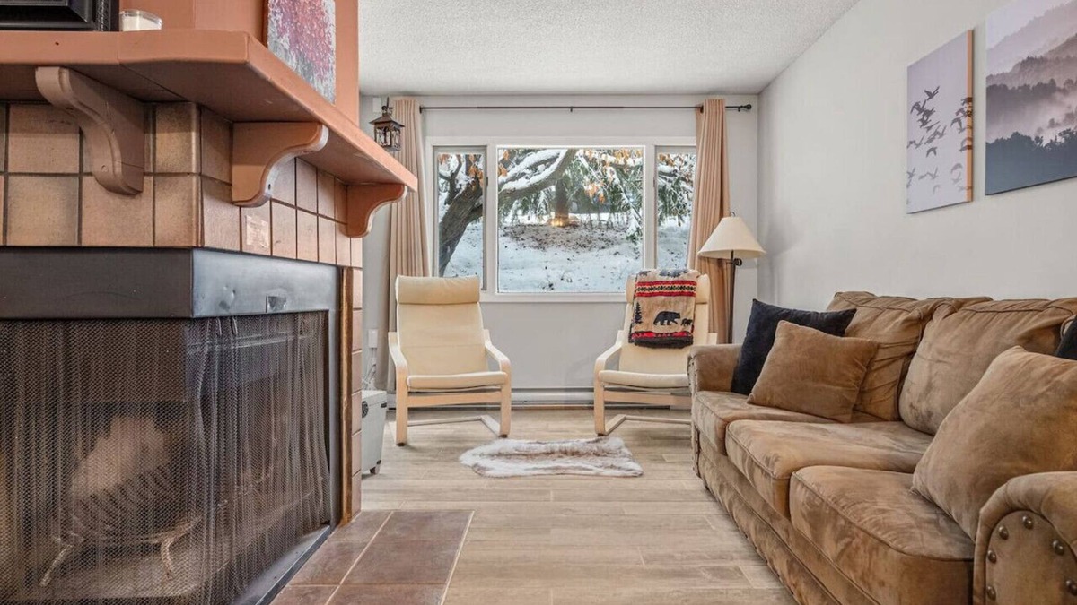 East Kootenay Apartment | On the Horizon | Slope-Side | Pets | Ground-Level