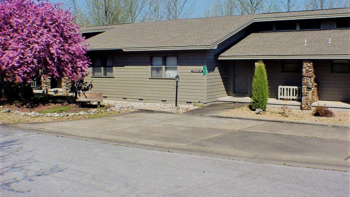 Eureka Springs Condo | ON THE ISLAND