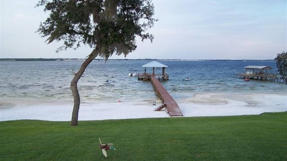 Lake Placid House | On "The" Lake Placid! Lakefront, Hot Tub, Beach, Large Dock!