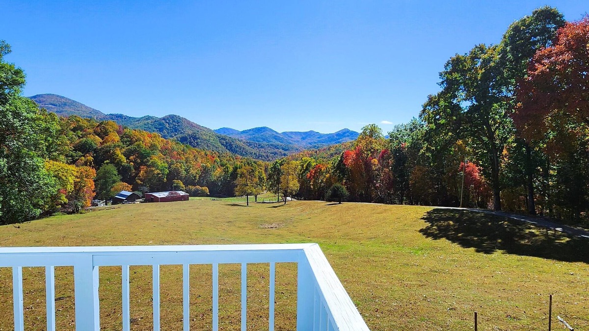 Franklin Ski Chalet | On the Mountain - 200 Acres of Privacy!