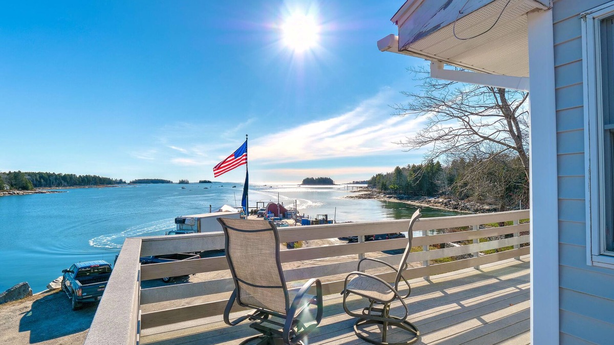 Saint George House | ON THE OCEAN, OVER LOOKING WHEELERS BAY 83 Eagle Quarry Road Spruce Head, Me