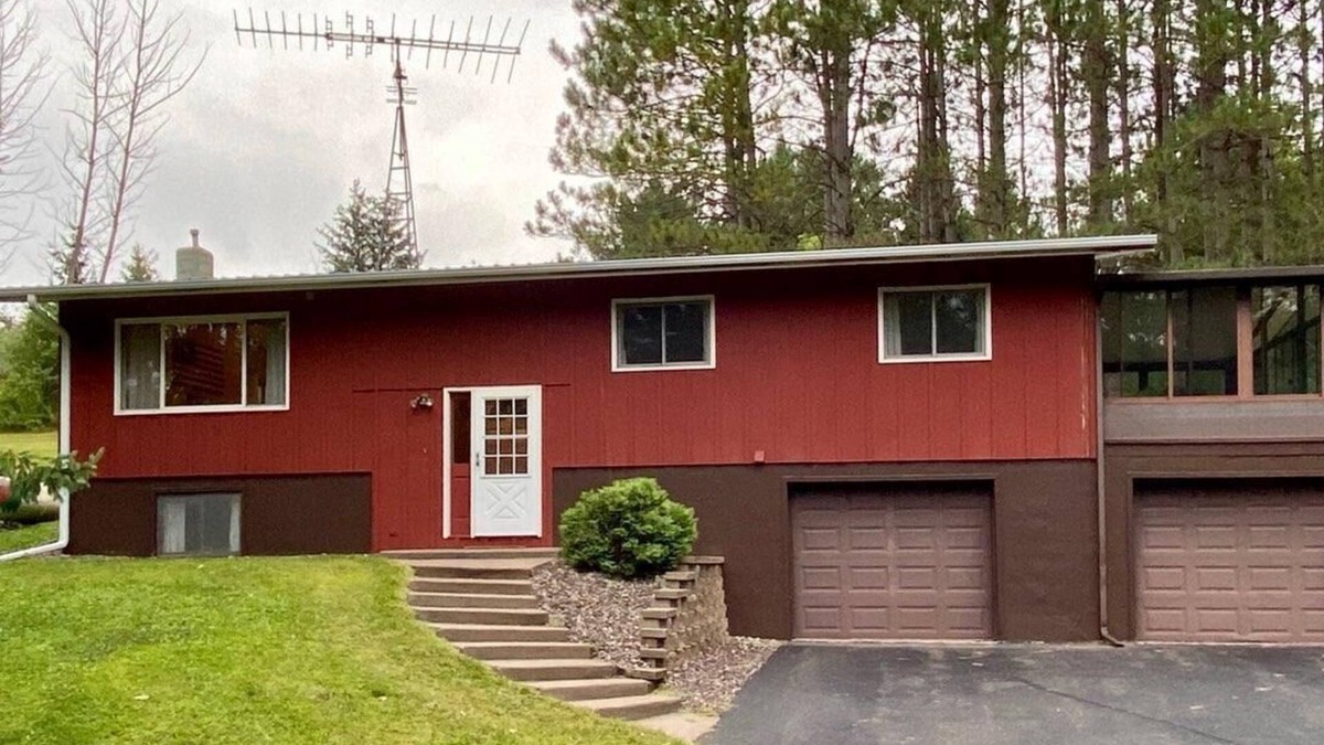 Bloomer House | On the Recreational Trails, Cozy, Pet Friendly