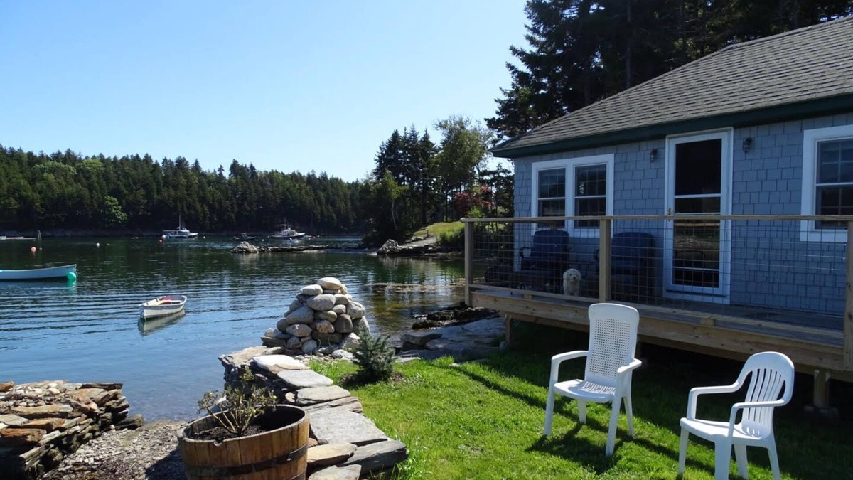 Mid-Coast and Islands Cottage | On the Rocks - One-of-a-kind setting on the Reversing Falls of Basin Point!
