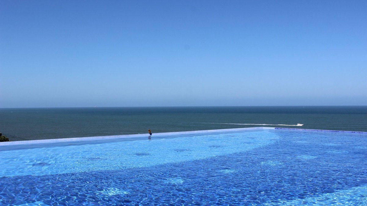 Peninsula Apartment | On the Sea: Like a Super Transatlantic not balance .