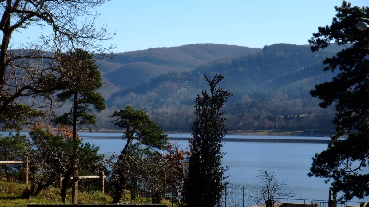 Revel Villa | On the shores of Lac St Ferréol, in the Montagne Noire, here is the Villa les Ecureuils