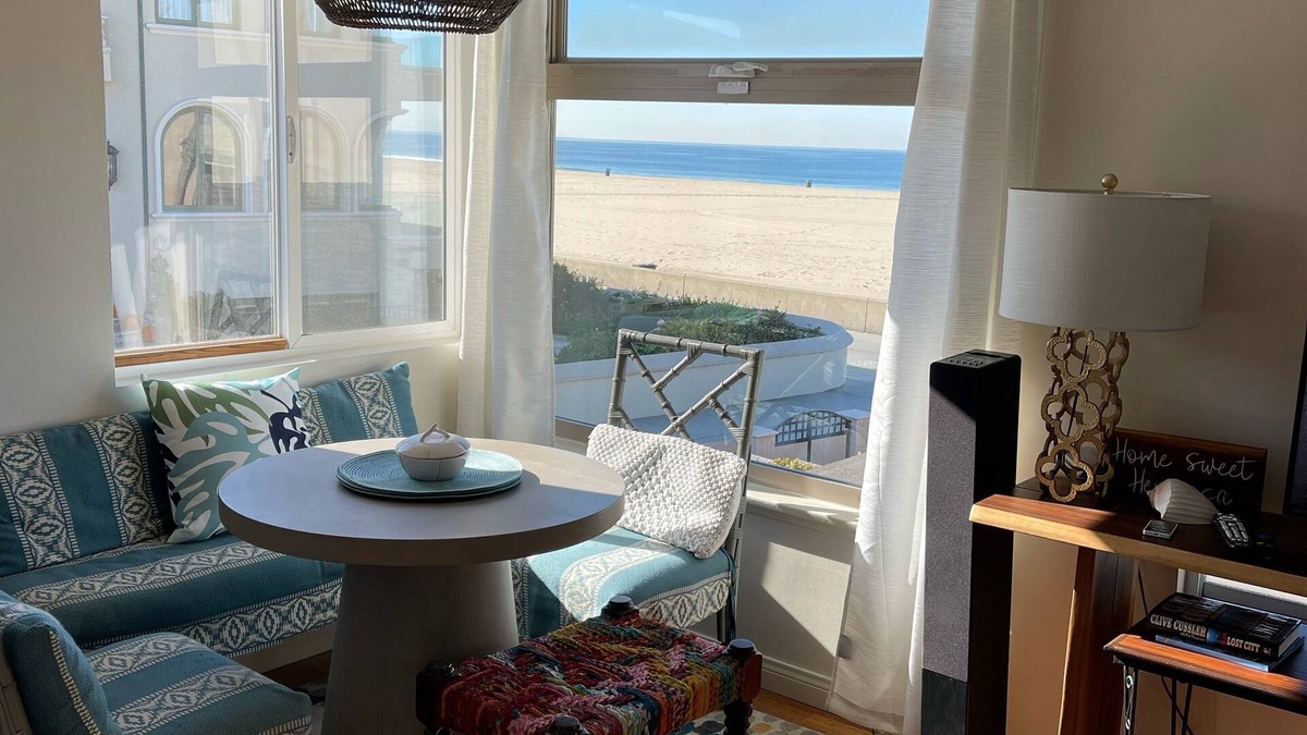Hermosa Beach Apartment | On the Strand, Casitas Del Mar, Vista 2 Bedroom