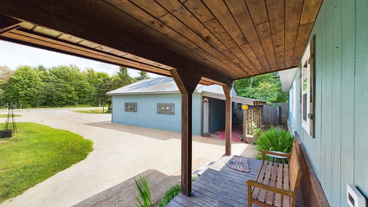 Shingleton House | ON THE TRAIL! Newly remodeled, Happy Trails Home