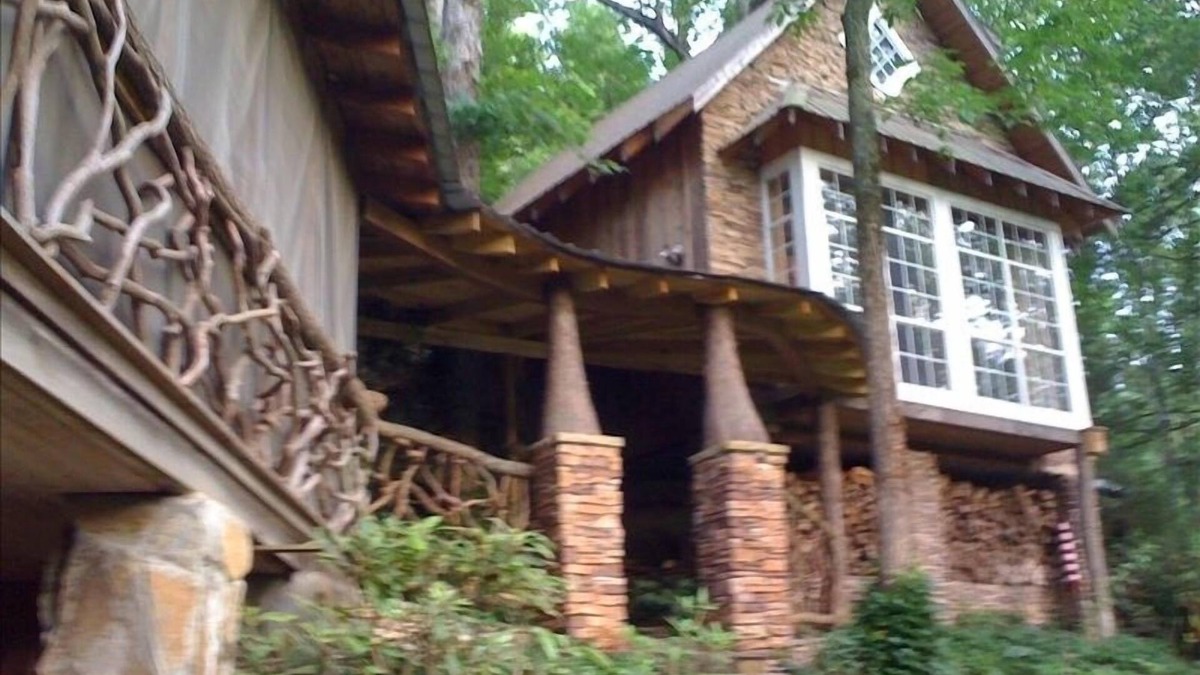 Tiger House | On the Water at Lake Burton